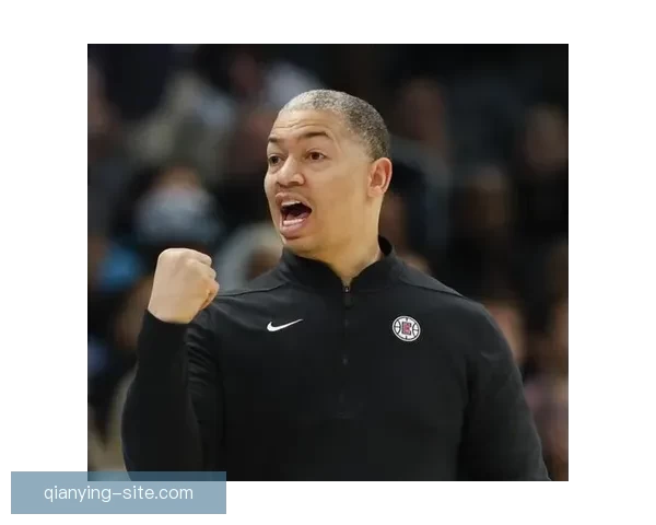 泰伦-卢率快船大逆转24分赢球迎生涯常规赛400胜成现役主帅第八人 泰伦-卢率快船大逆转24分赢球迎生涯常规赛400胜成现役主帅第八人
